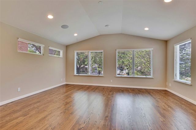 2905 Greenlawn PKWY, Austin, TX 78757