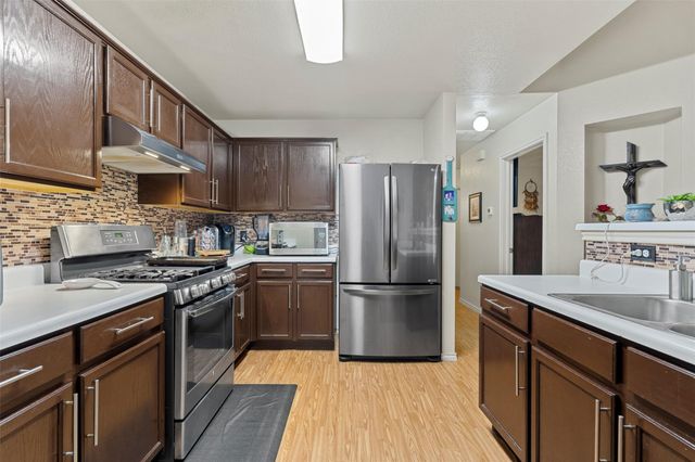1000 CHRISTOPHER DR B, Round Rock, TX 78681