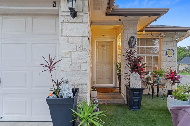 1000 CHRISTOPHER DR B, Round Rock, TX 78681