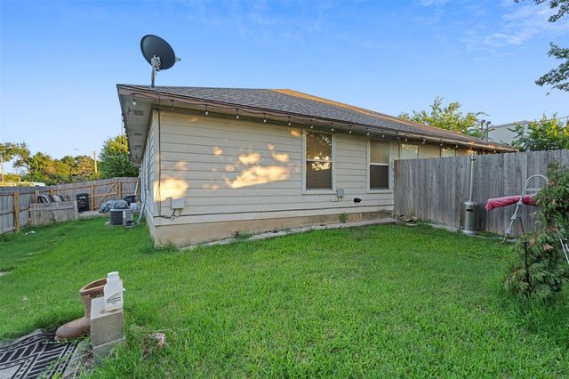1000 CHRISTOPHER DR B, Round Rock, TX 78681