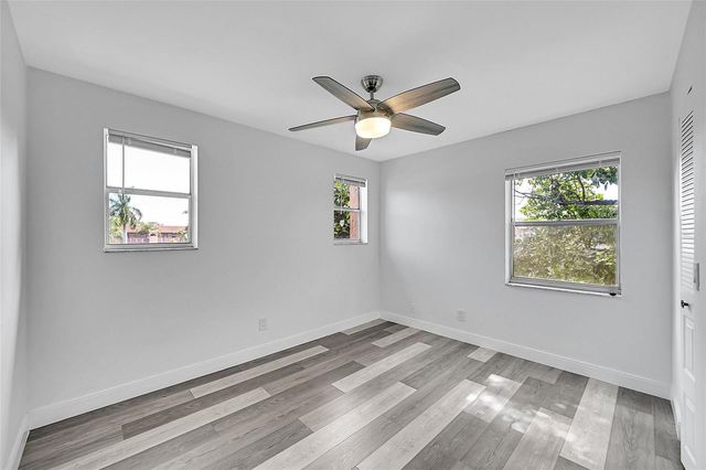 9761 Sunrise Lakes Boulevard 301, Sunrise, FL 33322