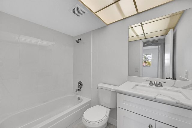 9761 Sunrise Lakes Boulevard 301, Sunrise, FL 33322