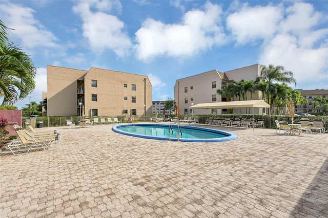 9761 Sunrise Lakes Boulevard 301, Sunrise, FL 33322