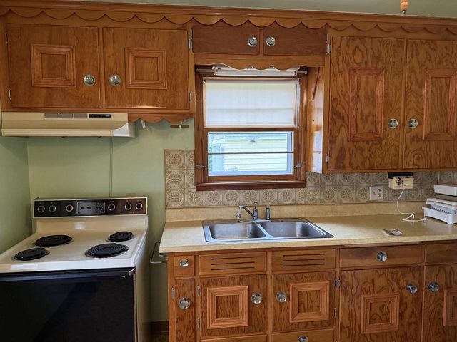 801 W GLENDALE AVENUE, Appleton, WI 54914
