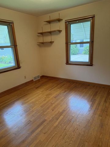801 W GLENDALE AVENUE, Appleton, WI 54914
