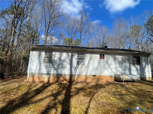 15227 Horseshoe Bridge Rd, Hanover, VA 23047