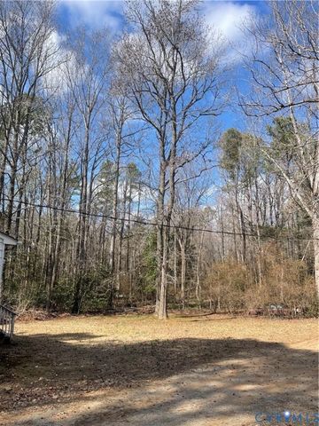 15227 Horseshoe Bridge Rd, Hanover, VA 23047