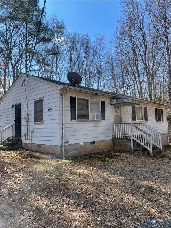 15227 Horseshoe Bridge Rd, Hanover, VA 23047