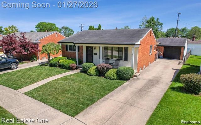 6900 Crestwood Street, Dearborn Heights, MI 48127
