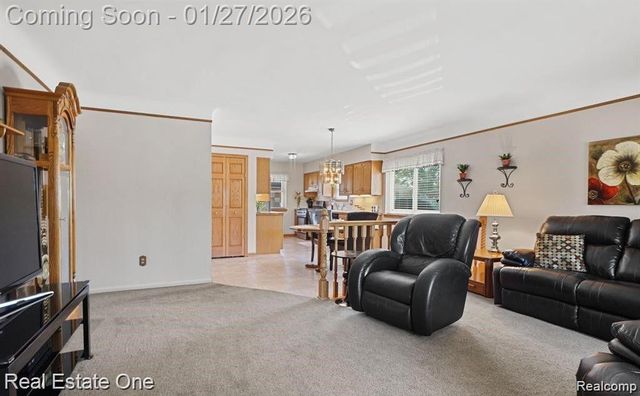 6900 Crestwood Street, Dearborn Heights, MI 48127