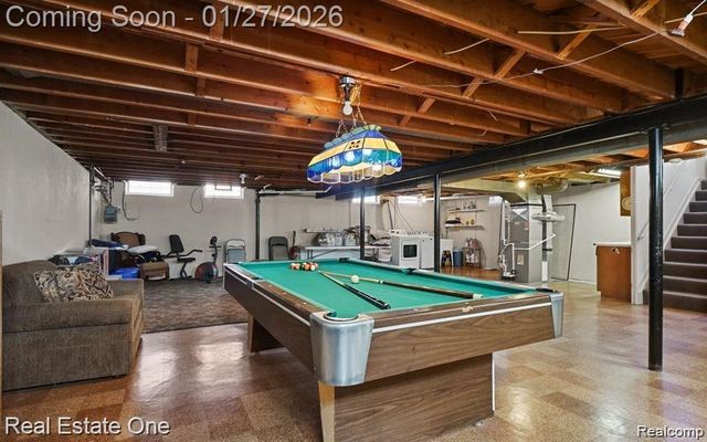 6900 Crestwood Street, Dearborn Heights, MI 48127