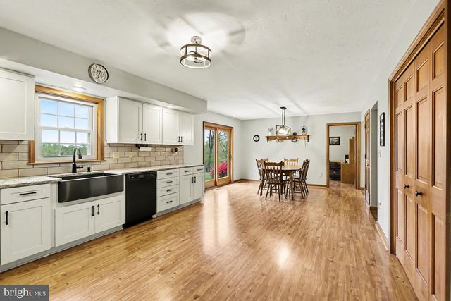 215 VILLA VISTA AVE, Hanover, PA 17331