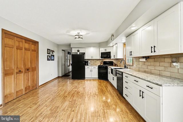 215 VILLA VISTA AVE, Hanover, PA 17331