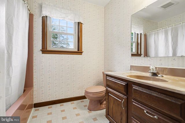 215 VILLA VISTA AVE, Hanover, PA 17331