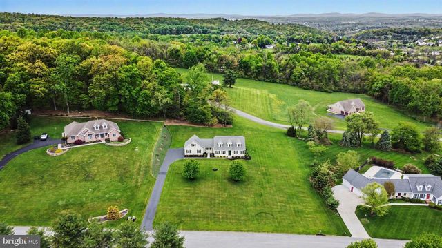 215 VILLA VISTA AVE, Hanover, PA 17331