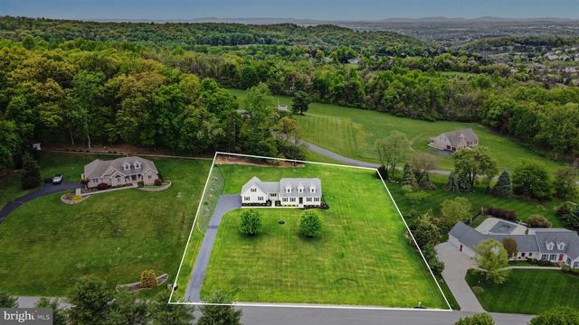 215 VILLA VISTA AVE, Hanover, PA 17331