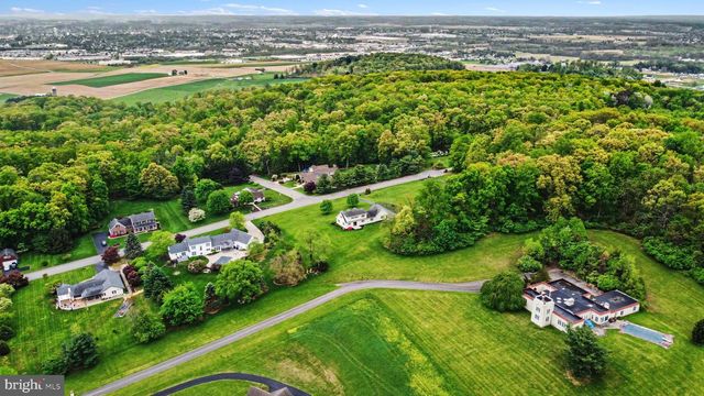 215 VILLA VISTA AVE, Hanover, PA 17331