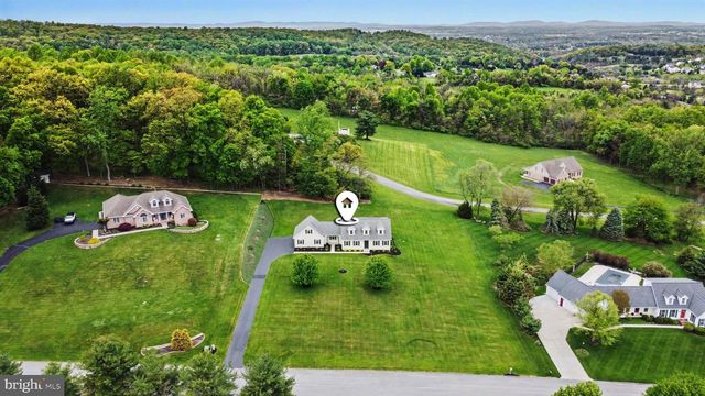 215 VILLA VISTA AVE, Hanover, PA 17331