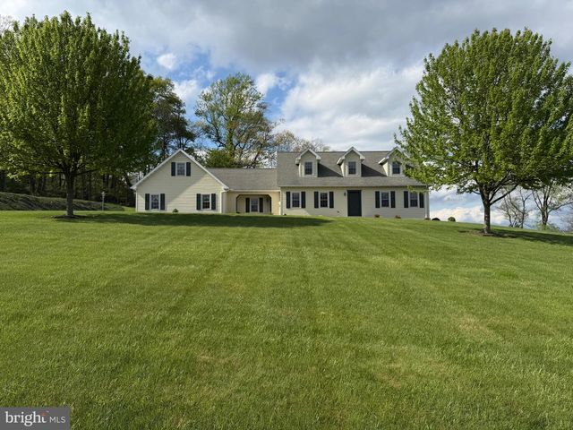 215 VILLA VISTA AVE, Hanover, PA 17331