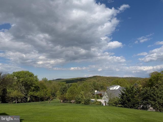 215 VILLA VISTA AVE, Hanover, PA 17331