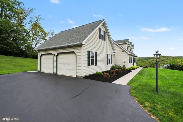 215 VILLA VISTA AVE, Hanover, PA 17331