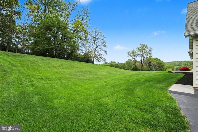 215 VILLA VISTA AVE, Hanover, PA 17331