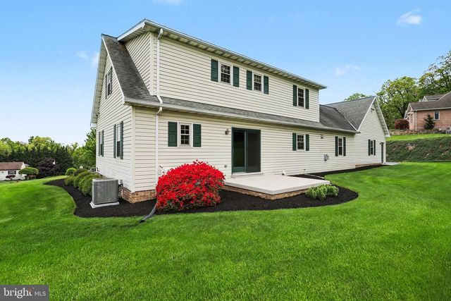 215 VILLA VISTA AVE, Hanover, PA 17331