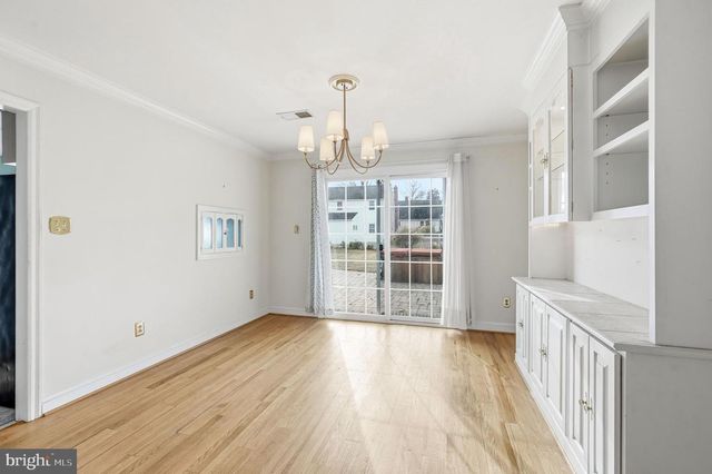 26 MAPLEWOOD AVE, Carneys Point, NJ 08069