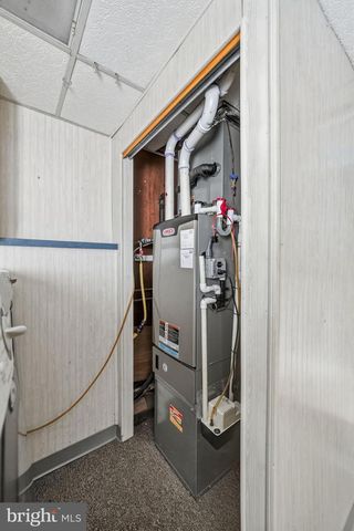 26 MAPLEWOOD AVE, Carneys Point, NJ 08069