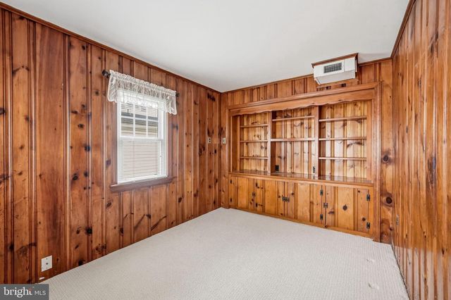 26 MAPLEWOOD AVE, Carneys Point, NJ 08069