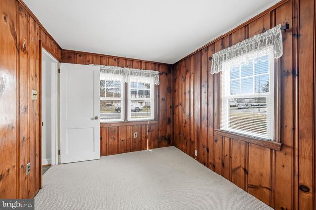 26 MAPLEWOOD AVE, Carneys Point, NJ 08069