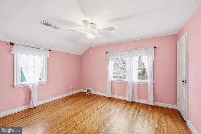 26 MAPLEWOOD AVE, Carneys Point, NJ 08069