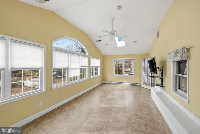 26 MAPLEWOOD AVE, Carneys Point, NJ 08069