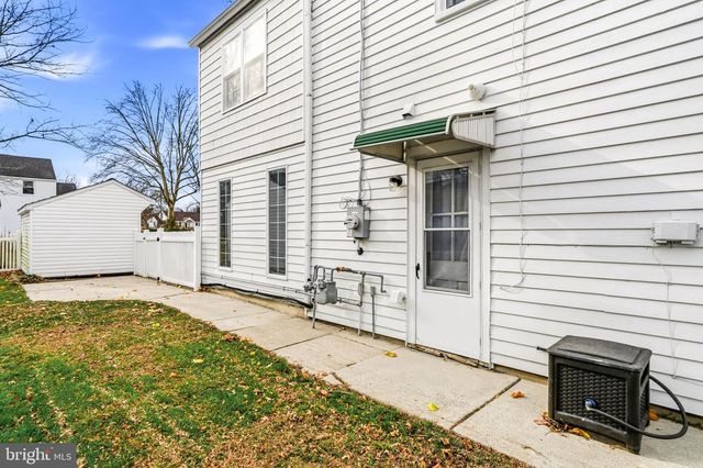 26 MAPLEWOOD AVE, Carneys Point, NJ 08069