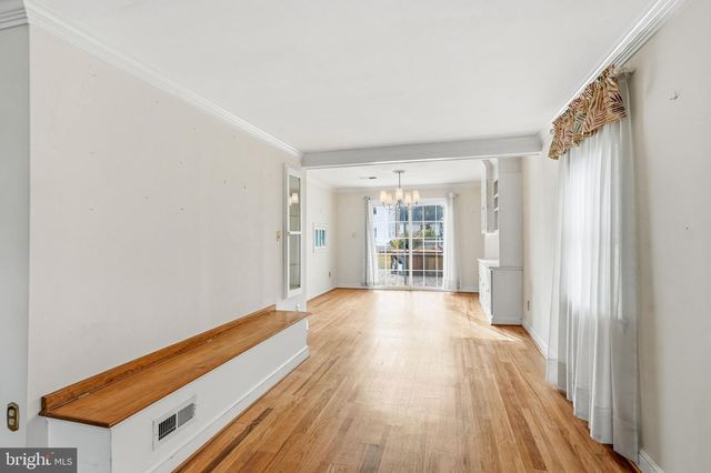 26 MAPLEWOOD AVE, Carneys Point, NJ 08069