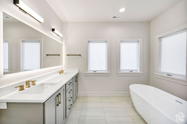 2835 NAOMI CIR, North Logan, UT 84341