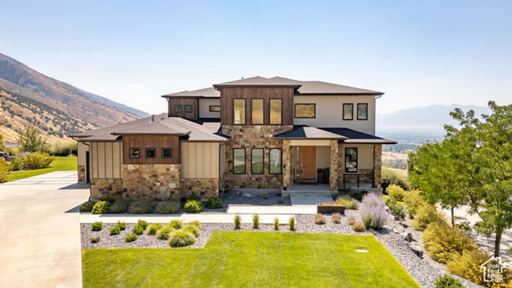 2835 NAOMI CIR, North Logan, UT 84341