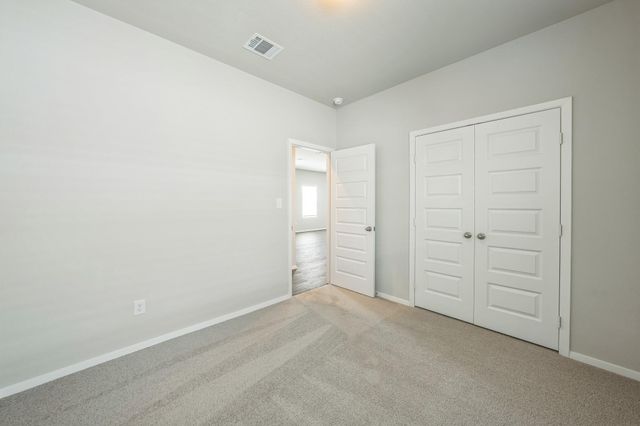 107 Honeybee LN, Elgin, TX 78621