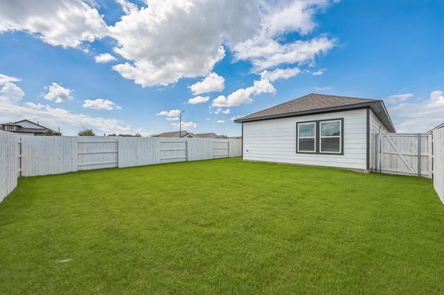 107 Honeybee LN, Elgin, TX 78621