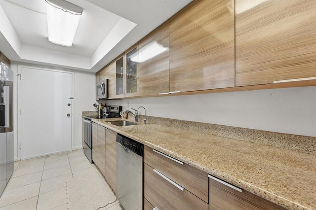 18011 Biscayne Boulevard 1502, Aventura, FL 33160