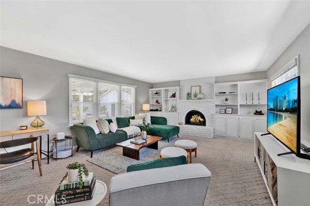 1402 E Rose Avenue, Orange, CA 92867