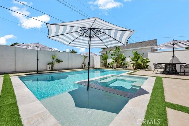 1402 E Rose Avenue, Orange, CA 92867