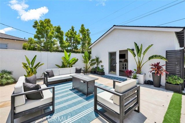 1402 E Rose Avenue, Orange, CA 92867