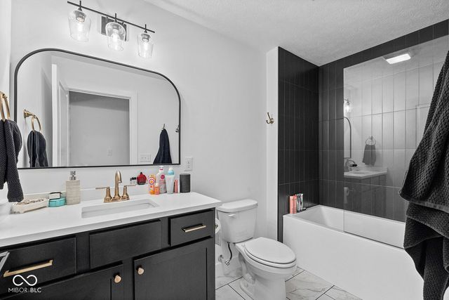4329 N Admirals Pointe Drive, Lafayette, IN 47909