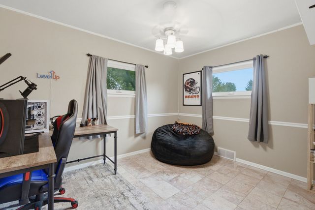 917 W Central Park Avenue, Davenport, IA 52804