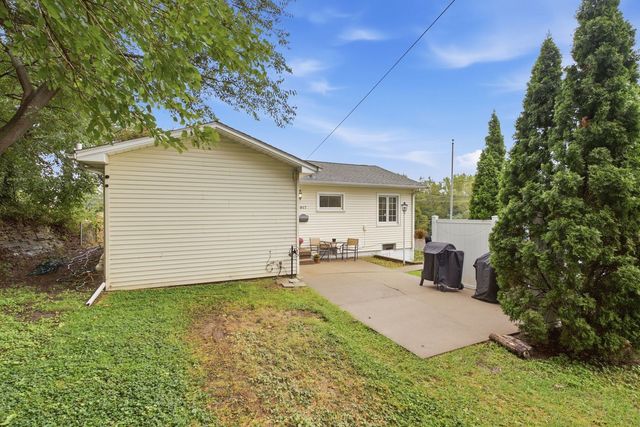 917 W Central Park Avenue, Davenport, IA 52804