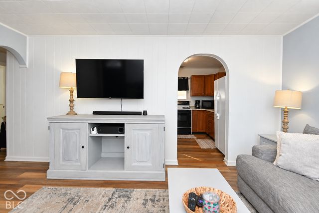 321 N 18th Avenue, Beech Grove, IN 46107