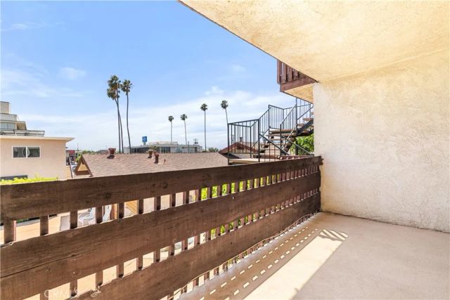 15214 S Raymond Avenue 111, Gardena, CA 90247
