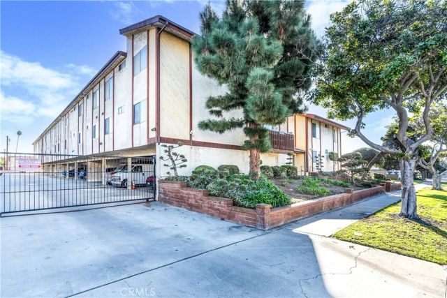 15214 S Raymond Avenue 111, Gardena, CA 90247
