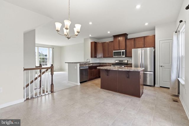633 COLUMBUS DR, Spring City, PA 19475